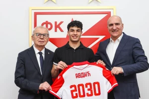 U jeku spekulacija, Zvezda potpisala beka do 2030. godine